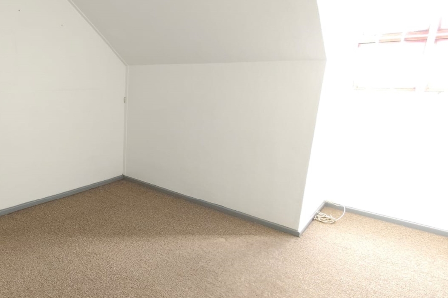 To Let 4 Bedroom Property for Rent in Heather Park Western Cape